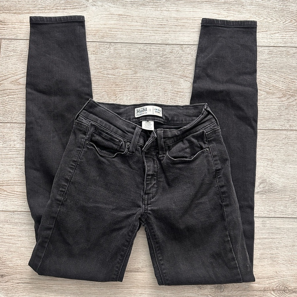 MUDD JEANS LOW RISE SKINNY SIZE 1